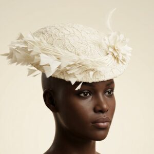 Synamen_and_Feathers_Fascinator
